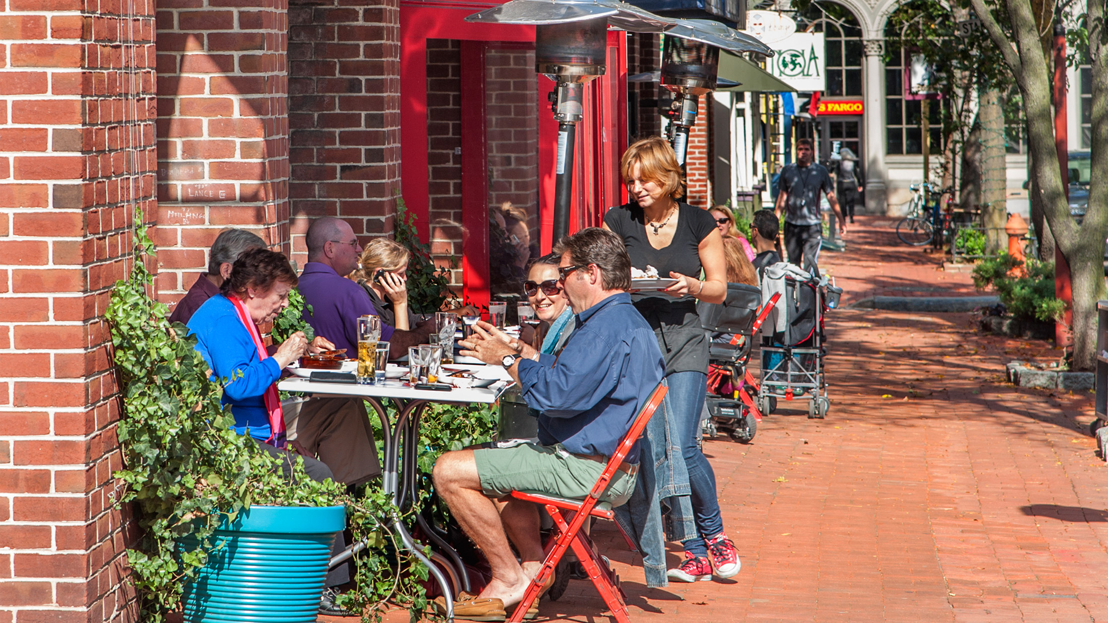 People dining outdoors in Society Hill