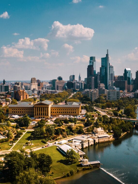 Aerial of the Philadelphia skyline and the Philadelphia Museum of Art